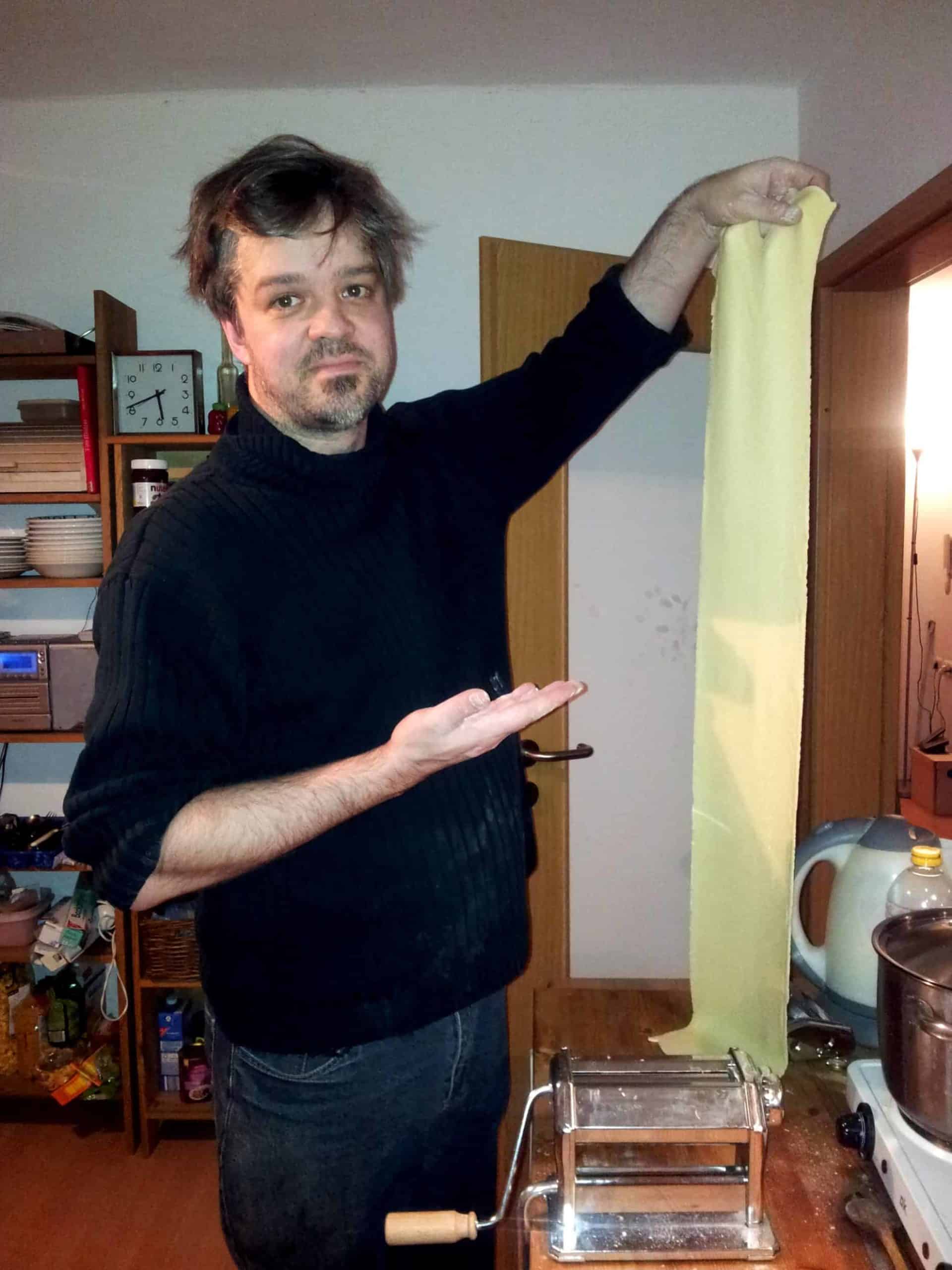Nudeln, selbst gemacht und ungeschnitten