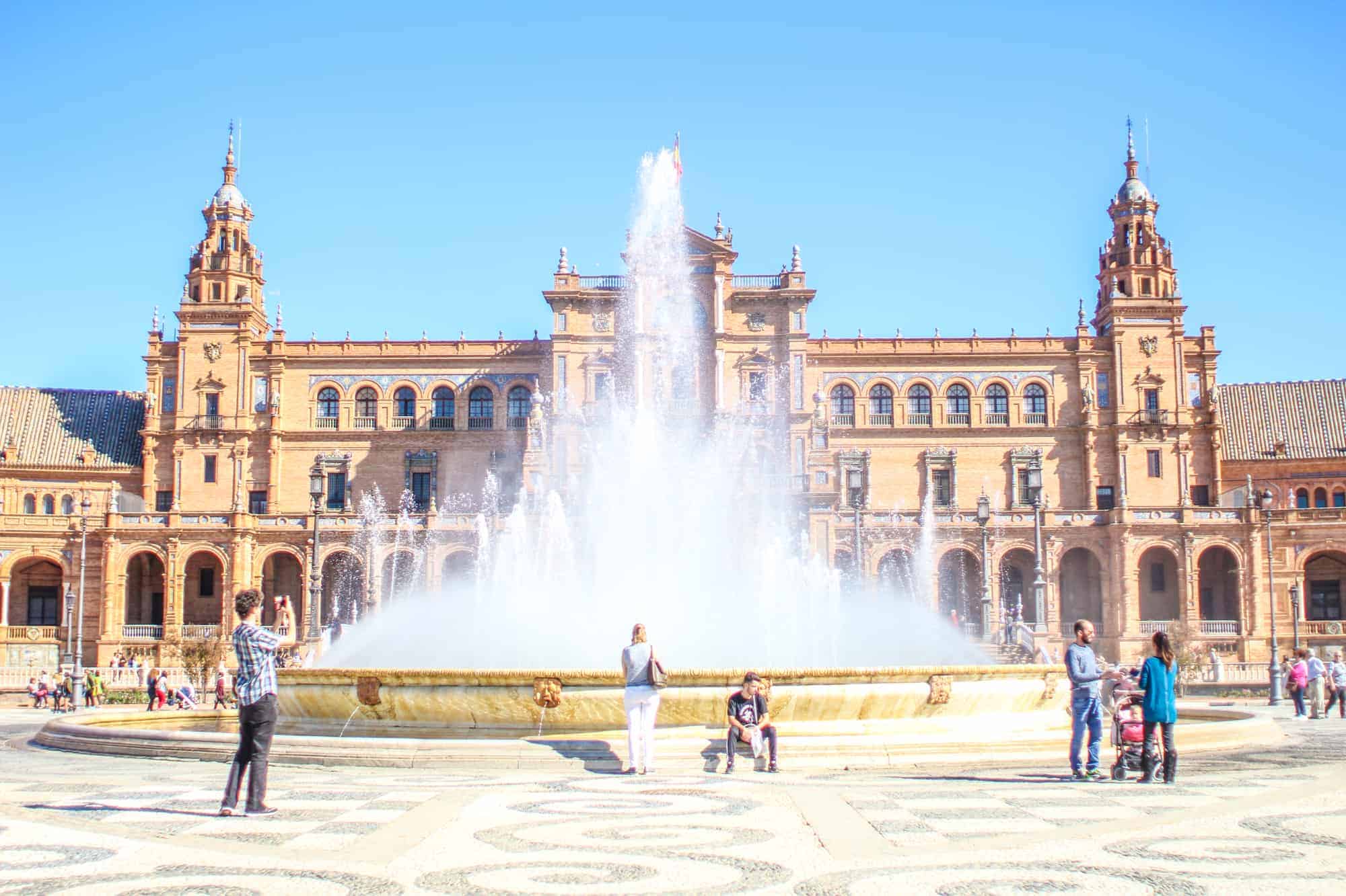 Ein Tag in Sevilla 10 Brunnen Plaza de Espana