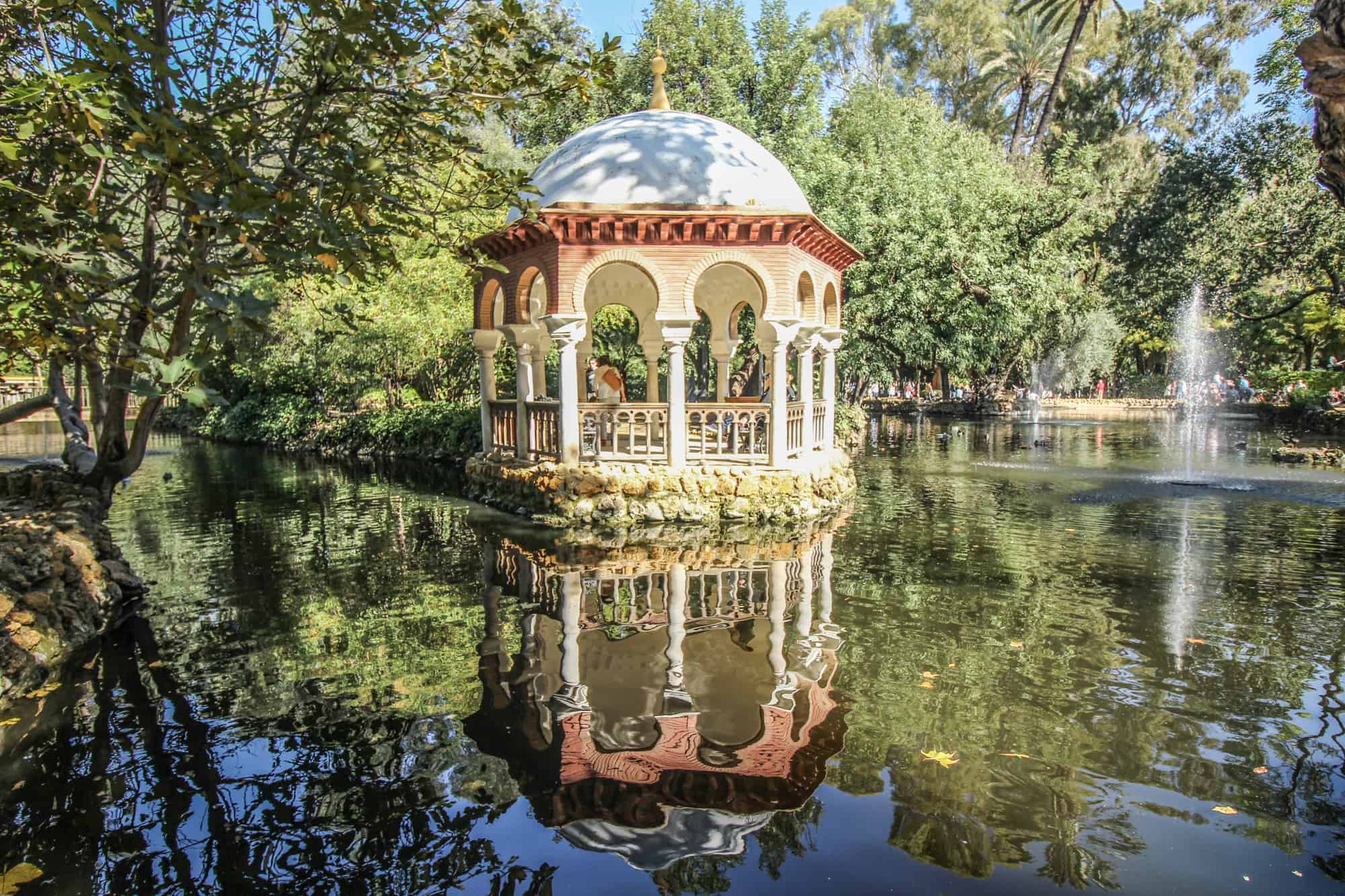 Ein Tag in Sevilla 5 Spiegelung im Teich