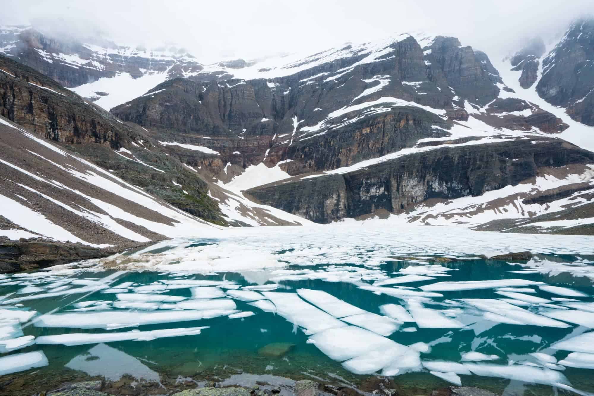 Lake Oesa // Four days at Lake O'Hara was the highlight of my Canadian Rockies trip. Get my detailed hiking & camping guide to this British Columbia National Park.