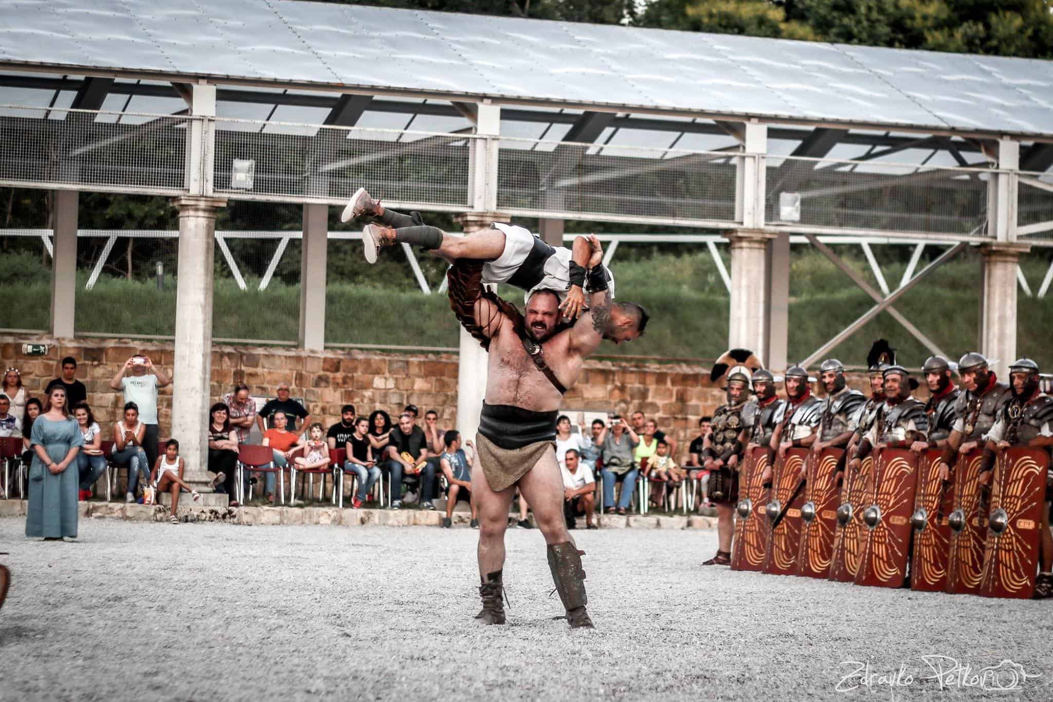 Viaje temática histórica: Espartaco en Tracia.