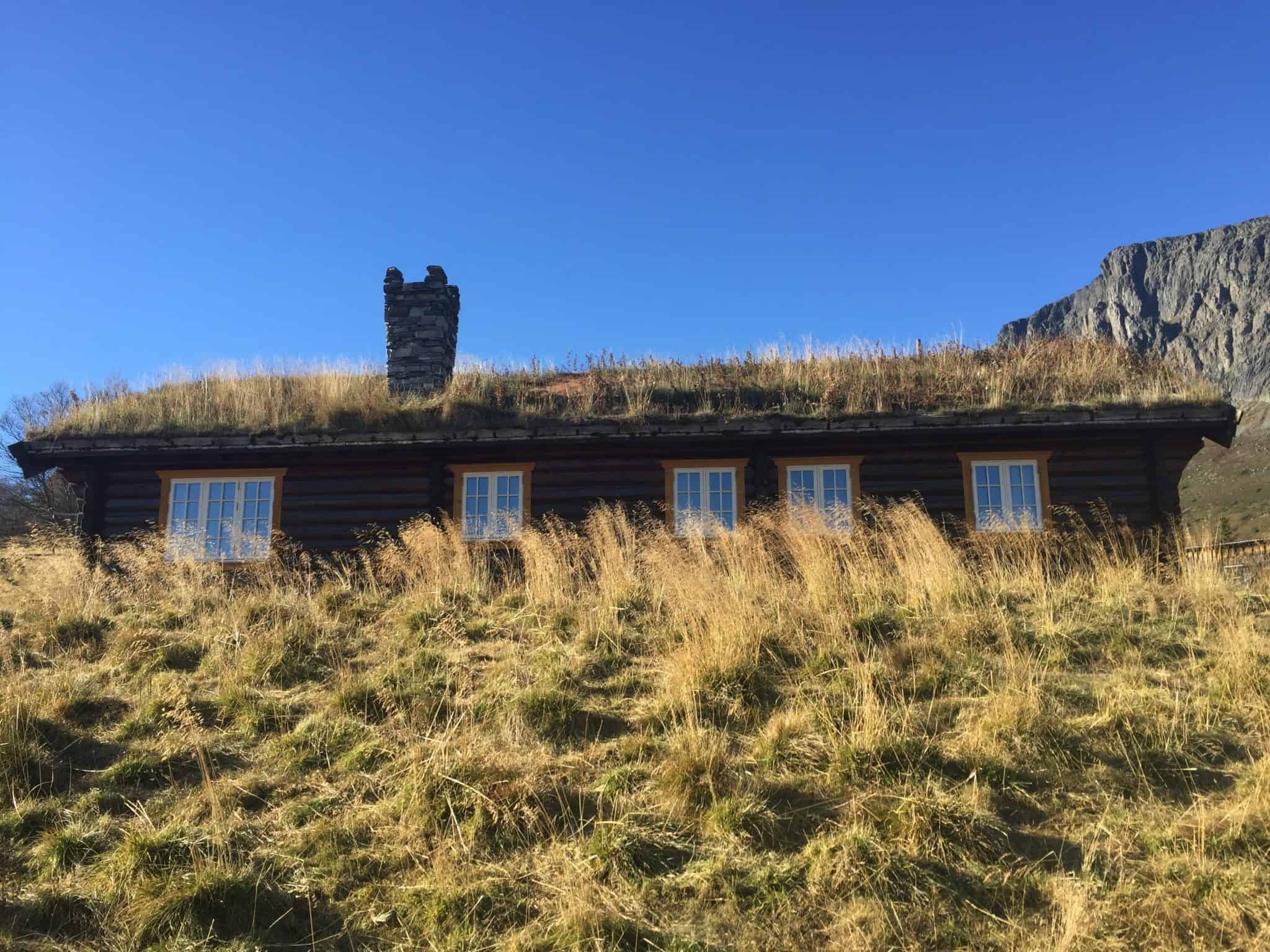 Mountain cottage in Norway Hiking in Norway, Norwegian mountains, norway, where to hike in Norway, best time to hike in Norway, hemsedal