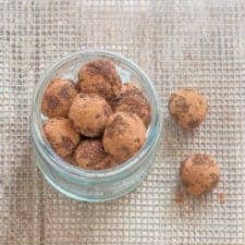 Raw cacao energy balls