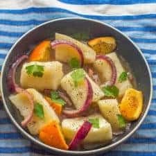 Yuca con mojo