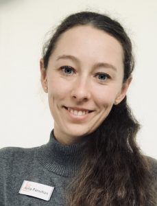Julia Parschan MitarbeiterInnen im einzelbetreuten Wohnen haben in der Regel ein Studium der Sozialpädagogik oder sozialen Arbeit absolviert. Julia Parschan ist Koordinatorin für Einzelbetreutes Wohnen im Therapienetz Essstörung.