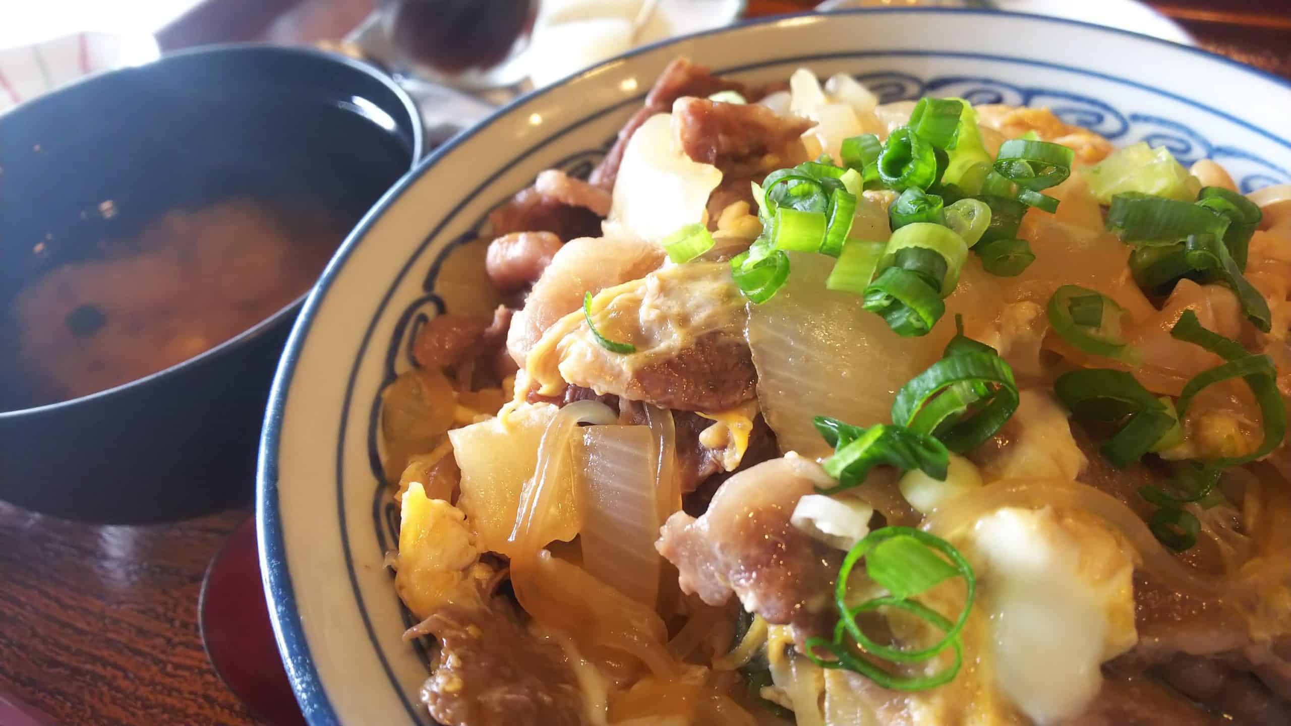富士宮 肉料理 片岡 創業約50年の老舗料理屋個室で すき焼き丼ランチ1100円 今日はどこ行く 何食べる 富士宮 肉料理 片岡 創業約50年の老舗料理屋個室で すき焼き丼ランチ1100円 今日はどこ行く 何食べる