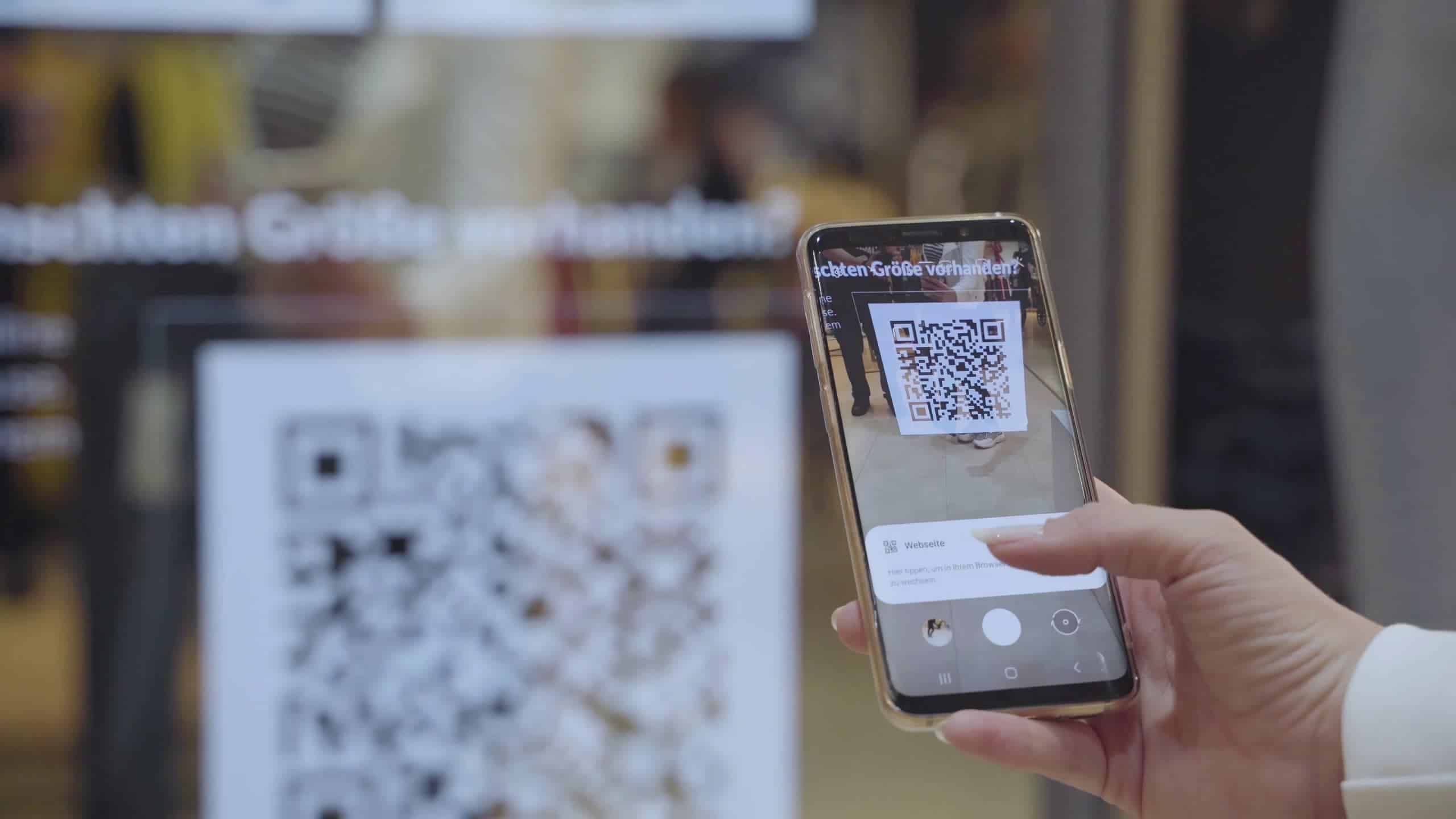 QR-Code am Smart Mirror Hub QR-Code am Smart Mirror Hub