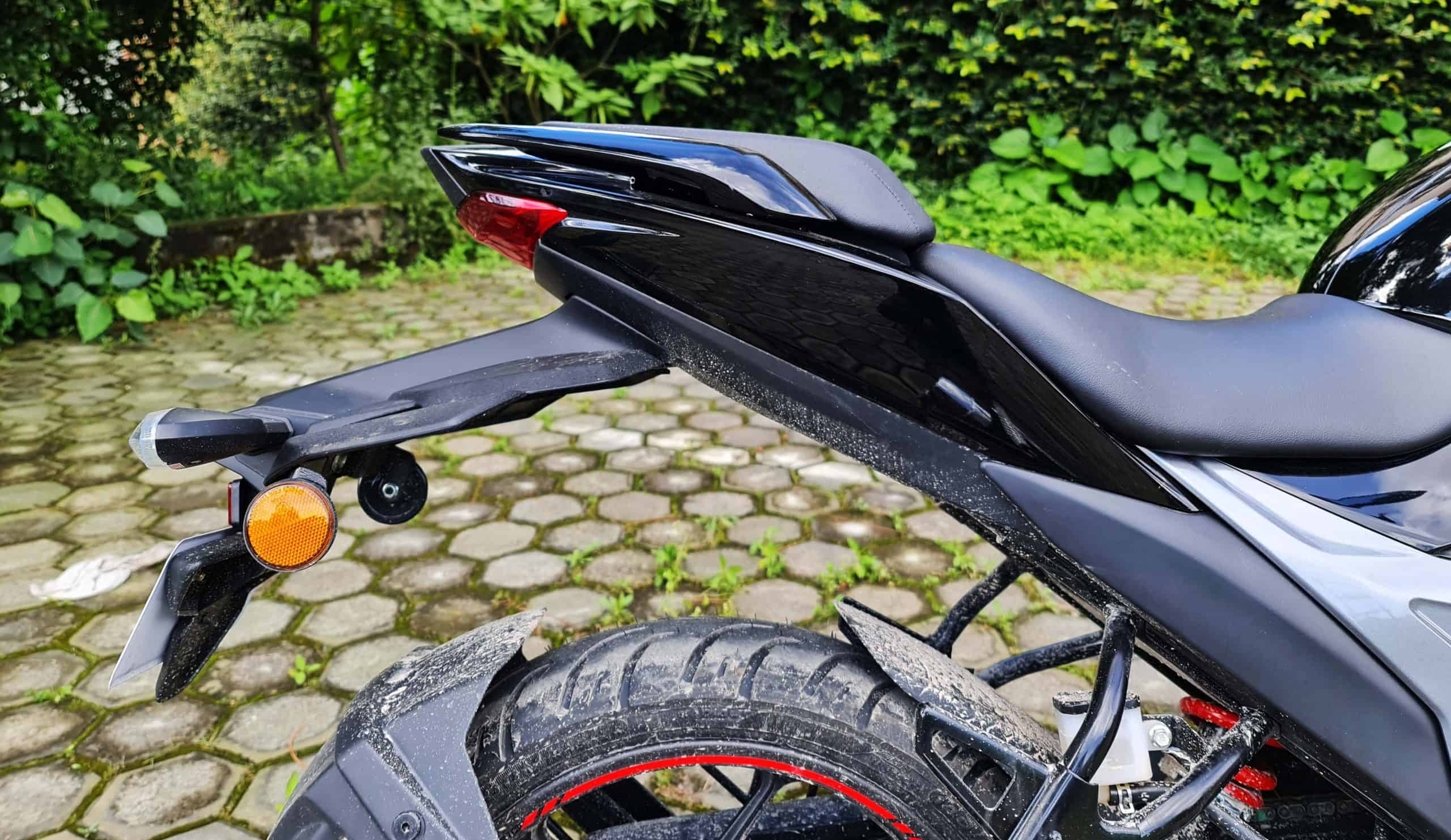 Suzuki Gixxer 155 Seat