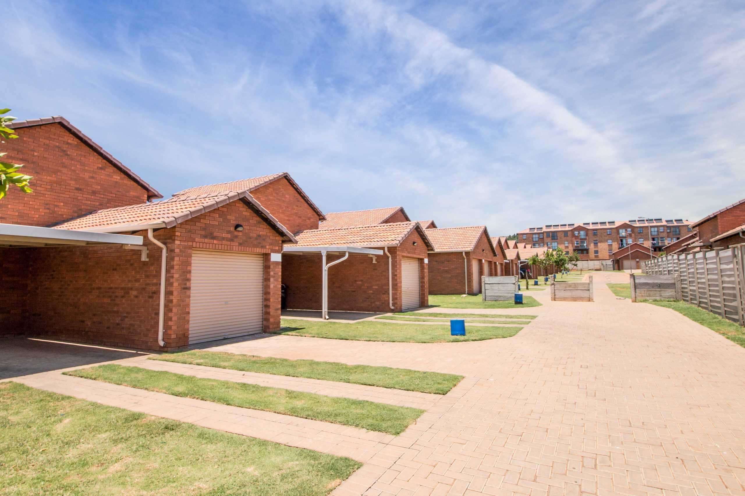 Freestanding Homes with Apartments in distance in Platinum Estate