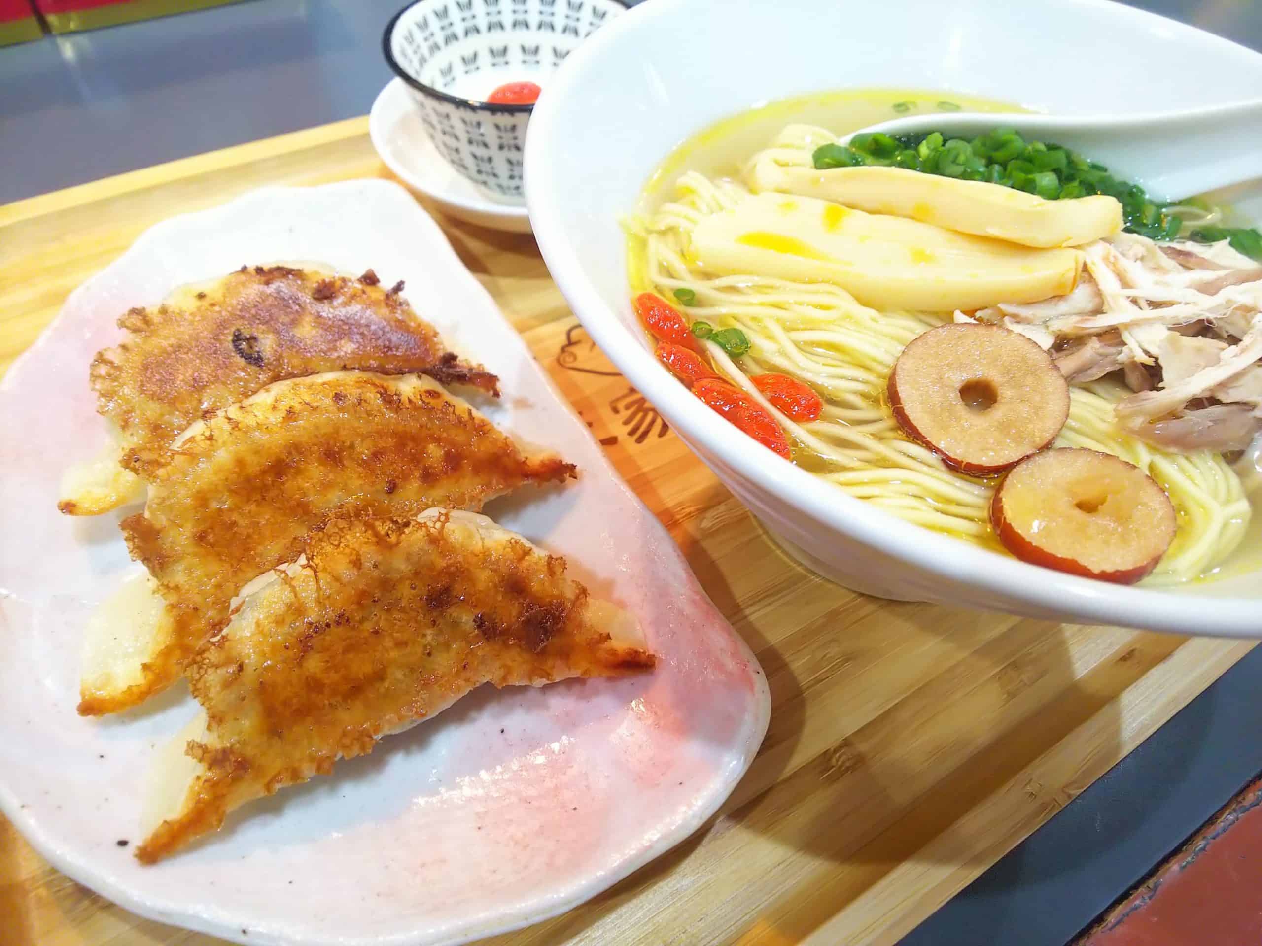 富士宮 中華料理 李家 リージャ 餃子 身体に美味しい優しい薬膳中華 今日はどこ行く 何食べる 富士宮 中華料理 李家 リージャ 餃子 身体に美味しい優しい薬膳中華 今日はどこ行く 何食べる