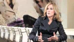 American-born Angela Ahrendts took Britain's Burberry by storm. But now she's coming to Apple. Will she help to turn the tech behemoth into an orchard of new Apple products and service experiences? You can tell one thing for sure, just by looking at her. Ahrendts is an authority on pleasing people.
