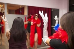 Students take burlesque classes at the Burlesque Hall of Fame.