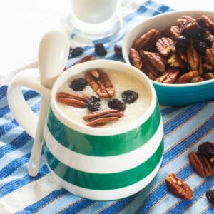 Porridge with nuts and raisins