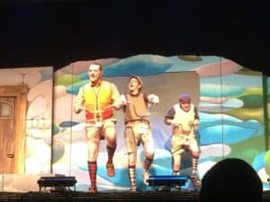 Peter Shaw, Bob Andrews und Justus Jonas fahren Fahrrad.