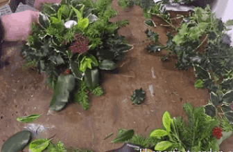how to make a christmas table decoration