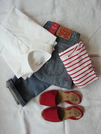 Buzzmoving Com Seven Best Way To Pack Clothes For Moving In 2020