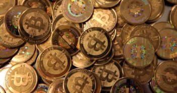 Bitcoin και χρυσός σε ανοδική τροχιά λόγω Συρίας (;) bitcoin-χρυσός