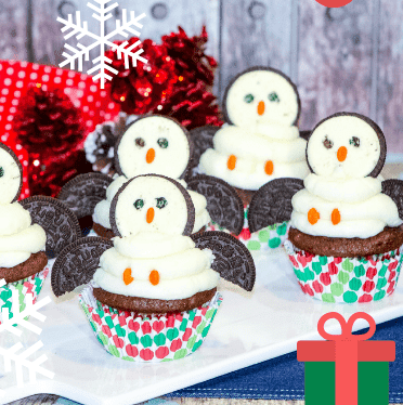 Cute penguin cupcakes that kids will love.