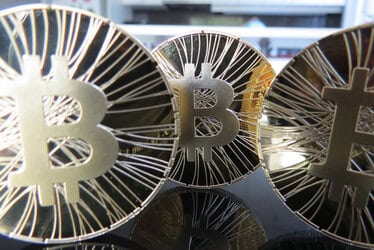 bitcoin-stand
