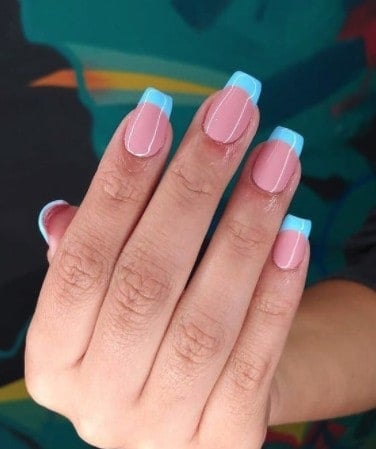 trendy french tip Long press on nails