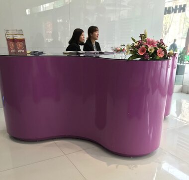 Bàn lễ tân composite