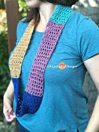 picture of scrap yarn color block cowl