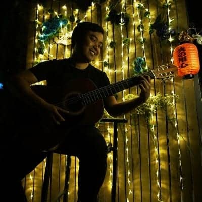 thay-long-bo-de-day-guitar-long-bien