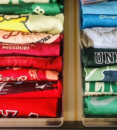 DIY Bedroom Organization - file folding t-shirts