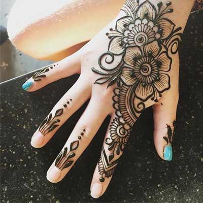 Floral Twist Mehendi Design
