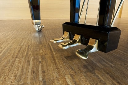 how to use piano pedals