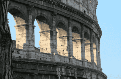 visiter des monuments en Italie, comme les arènes de Rome