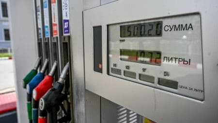 В Санкт-Петербурге цена на бензин в апреле осталась прежней