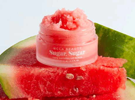 lip scrub with beet sugar, cocoa butter, it is safe and natural.