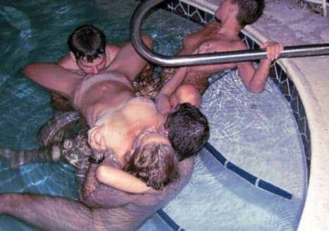 Le jacuzzi, lieu idéal pour se rapprocher entre inconnus