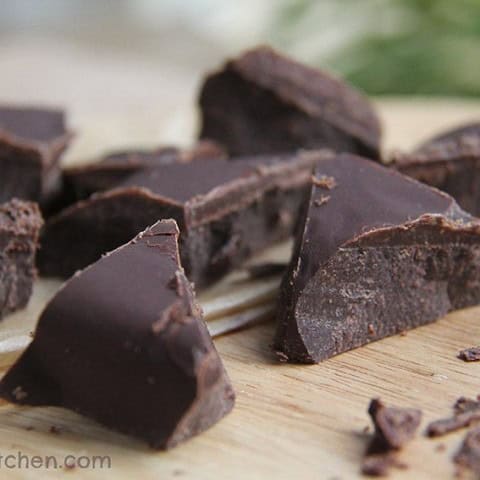 Raw Vegan Chocolate Recipe Video - a step by step guide