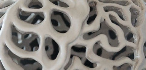 Opengewerkte vaas - snijwerk uitsnede