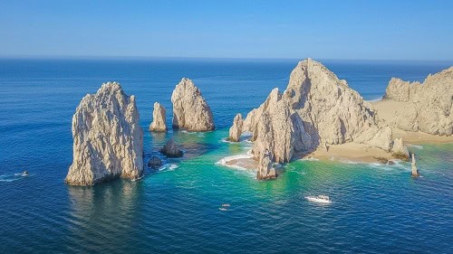 Places to visit in the winter with sunshine and tropical islands