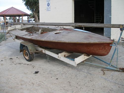 Sailing Dinghy Repair of old and antique plywood class 