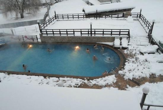 반 스코는 새로운 안도라 스코 Pisicna agua termal en Banya (Bansko)