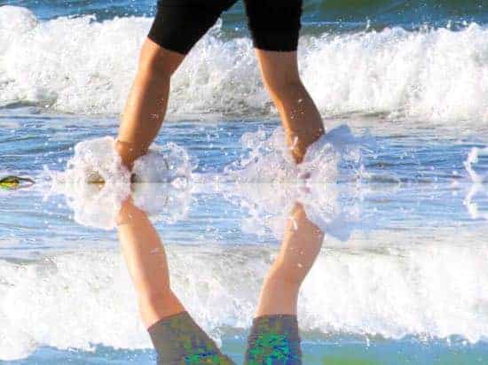 Beine im Meer