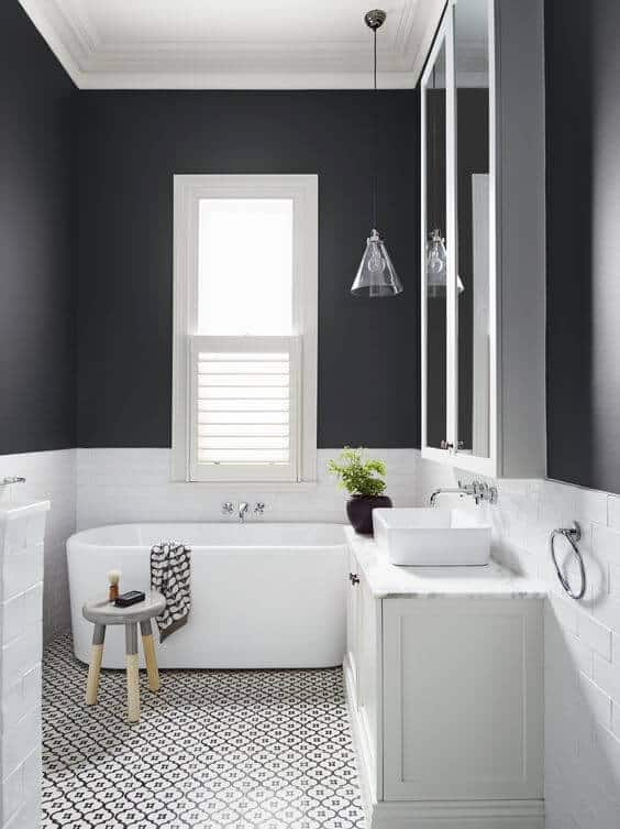 Black and white bathroom design
