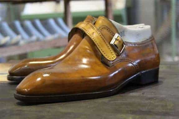 Bestettis Perfetta-read also the second very distinct feature termed chiseled read, namely where the toe when an edge and then a rather flat portion toward the tip. A chiseled read can have only one of these two properties and still go under the name chiseled, or both. Have load this kind of tiptoe like the picture above, it is also always square, then fairly flat surface that is to require a square toe shape to go together. Photo: Riccardo Freccia Bestetti