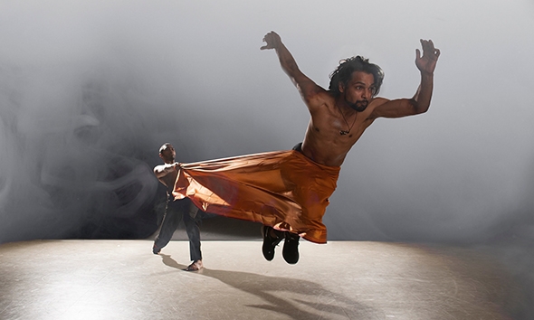 Sooraj Subramanian and Shailesh Bahoran in Shobana Jeyasingh's Material Men (photo: Chris Nash)