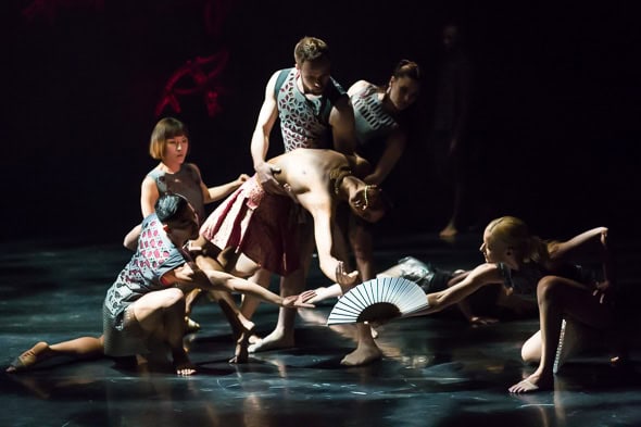 Shobana Jeyasingh's company in Bayadère - The Ninth Life (photo © Beinn Muir)