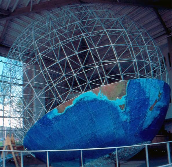 The inner portion of the globe is the Omni-Span™ Truss structure, a system developed by DeLorme made up of 6,000 pieces of lightweight aluminum tubing. Photo: DeLorme.