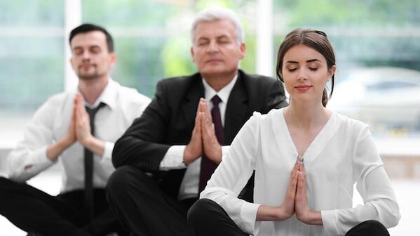 How to use a Positive Outlook to Make Yourself a Better Leader 6 a positive outlook can be created through meditation