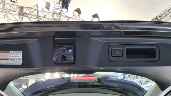 Cốp điện Fortuner 2019