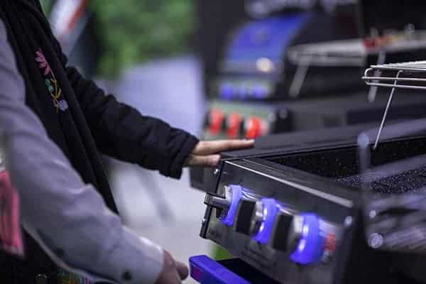 مجهز به پنل آنتی فینگر-کباب پز و باربیکیو آتش مهر