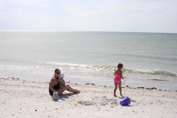 honeymoon island, florida, gulf coast, tarpon springs, baby at honeymoon island, honeymoon island beach