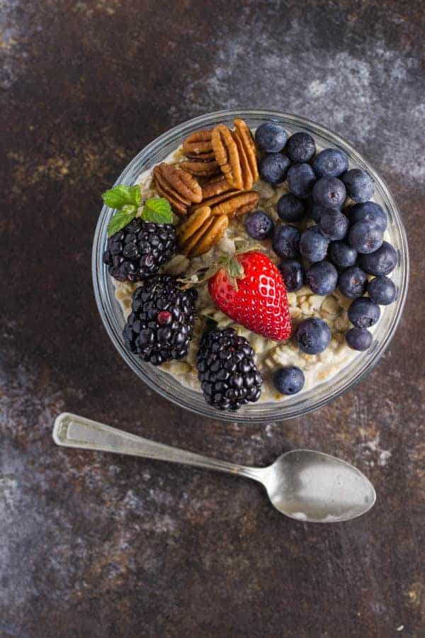 Overnight Oatmeal Recipe with Fresh Berries Overnight Oatmeal is a cinch to throw together (about a minute!!) and produces a healthy, super delicious and convenient breakfast!